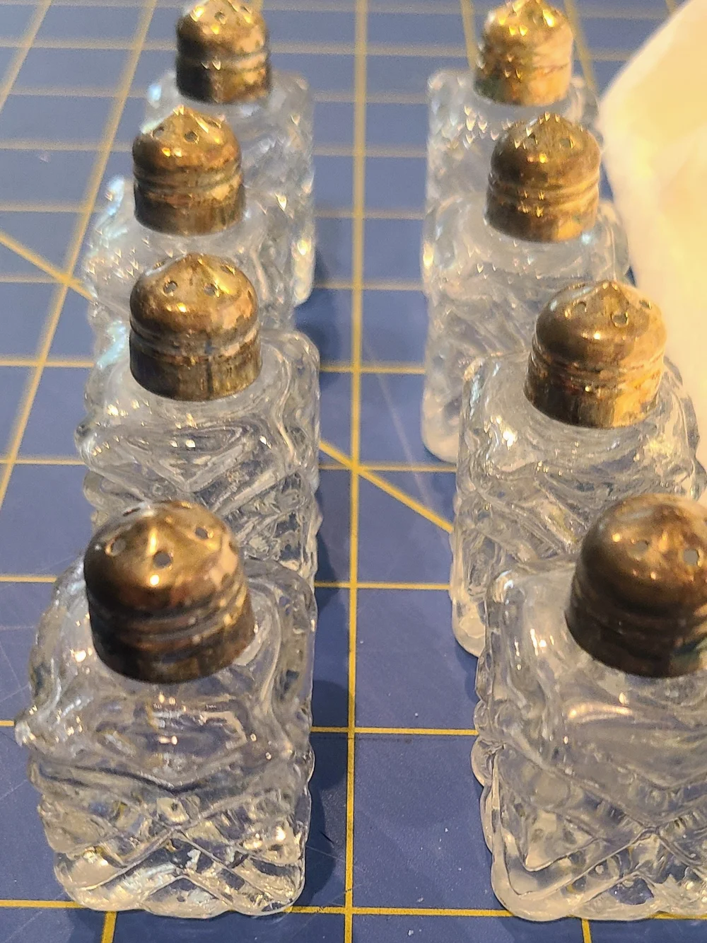 Salt And Pepper Shakers Set Of 4 Vintage Glass